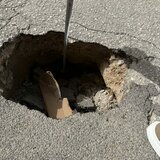 «Αόρατη» παγίδα για πεζούς και οδηγούς στην Πλαστήρα