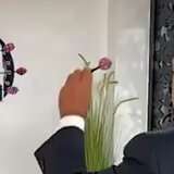 Ο Νετανιάχου παίζει «βελάκια» με τα πρόσωπα Σινουάρ, Νασράλα και Χαμενεΐ!