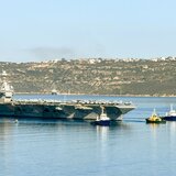 New York Times: Για 30 ώρες έκαιγε η φωτιά στο αεροπλανοφόρο USS Gerald R. Ford