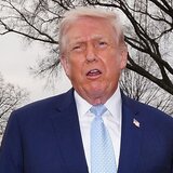 Ο Ντόναλντ Τραμπ ψήφισε με επιστολική ψήφο και καταγγέλλει αυτή τη μέθοδο ψηφοφορίας ως «απάτη»