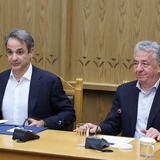 Στο Ηράκλειο ο Πρωθυπουργός - Σύσκεψη στην Περιφέρεια για τη λειψυδρία - Βίντεο και φωτογραφίες