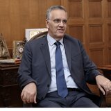 Κουκουλοφόροι πέταξαν μπογιές στο σπίτι του Ντογιάκου και προξένησαν φθορές σε ΙΧ