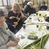 Φτιαχνουν βάγια και λένε τα κάλαντα του Λαζάρου στο Νιπιδιτό για καλό σκοπό!