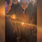 Το Άγιο Φως στην Κρήτη – Με κατάνυξη η υποδοχή - Δείτε βίντεο και φωτογραφίες