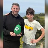 Με τον γιο του Μαρίνο και ένα πράσινο πασχαλινό αβγό, οι ευχές του Ν. Ανδρουλάκη