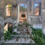 Έκλεψαν τα ... σκαλοπάτια του ιστορικού Αρρεναγωγείου Βραχασίου!