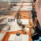 «Εδώ θα δείτε γιατί το έκανα»: Πέταξε φακέλους μετά τους πυροβολισμούς στο Ειρηνοδικείο ο 89χρονος 