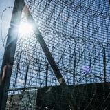 Ηράκλειο: Βγήκε με το σκυλί βόλτα και έπεσε πάνω στον δραπέτη!