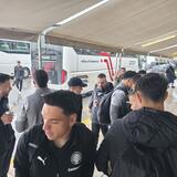 Αναχώρησε για Βόλο ο ΟΦΗ - "Θερμή" υποδοχή στο αεροδρόμιο Ηρακλείου! (video)