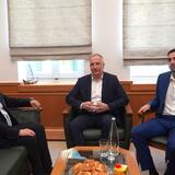 Με τον υφυπουργό Ανάπτυξης Σταύρο Καλαφάτη συναντήθηκε ο Αρναουτάκης