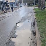 Μια λακκούβα για... βουτιές στο κέντρο του Ηρακλείου!