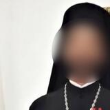 Σάλος με τον Μητροπολίτη που έδειχνε τα γεννητικά του όργανα σε περαστικούς