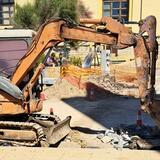 Επικίνδυνες συνθήκες σε έργα στην οδό Γοργολαΐνη – Κίνδυνος για πεζούς και παιδιά