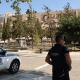 Ακρόπολη: Άνδρας με μαχαίρι τραυμάτισε τουρίστες