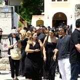 Συγγενείς και φίλοι αποχαιρέτισαν τον Λορέντζο Καριέρε