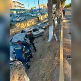 Χερσόνησος: Απίστευτο τροχαίο - Αυτοκίνητο... απογειώθηκε μετά από πρόσκρουση κι έπεσε σε σταθμευμένα ΙΧ - Δείτε εικόνες