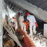 Ινδονησία: Στους 51 οι νεκροί από τον φονικό σεισμό των 7,7 Ρίχτερ