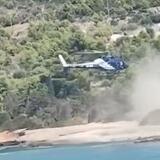 Παρέμβαση εισαγγελέα για το ελικόπτερο που προσγειώθηκε σε παραλία με λουόμενους στις Σπέτσες