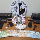 "Μπλόκο" της Δίωξης στο Ηράκλειο: Τρεις συλλήψεις, σχεδόν δύο κιλα κοκαΐνης και χιλιάδες αναβολικά - Δείτε βίντεο