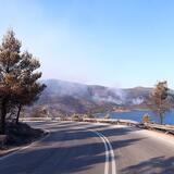 Δυτική Αττική: Δύο μεγάλα μέτωπα με ενεργές εστίες στη φωτιά – Τι δείχνουν τα δορυφορικά δεδομένα