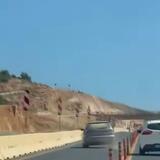 Αδιανόητο! Οδηγός έσπασε τα κολωνάκια για να κάνει προσπέραση στον ΒΟΑΚ! Δείτε βίντεο