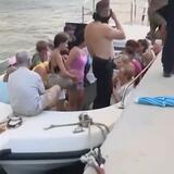 Ανεξέλεγκτη η φωτιά στη Σίβηρη Χαλκιδικής: Κόσμος εγκαταλείπει την περιοχή από τη θάλασσα - Τραυματίστηκαν πυροσβέστες