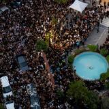 Εντυπωσιακή αεροφωτογραφία από τη λαϊκή αγρυπνία - Λαοθάλασσα για τον Γιώργο Μαζωνάκη