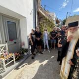Γιώργος Μαζωνάκης: Μνημόσυνο και τρισάγιο έξω από το σπίτι του στους Πεύκους - Συγκίνηση στη Σητεία (Βίντεο)