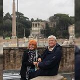 Έκρηξη στην Πλάκα: Ποια είναι η ιστορία του ηλικιωμένου ζευγαριού που "χάθηκε" στα συντρίμμια