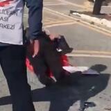 Τουρκία: Σοκάρει το βίντεο της αυτοκτονίας απόστρατου αστυνομικού σε διαδήλωση για τις χαμηλές συντάξεις