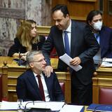Βουλή: Υπερψηφίστηκε το νομοσχέδιο για την απαγόρευση των social media σε παιδιά
