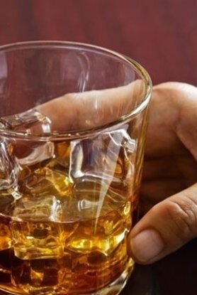 Ακόμη και λιγότερο από ένα ποτό την ημέρα αυξάνει τον κίνδυνο για 10 καρκίνους