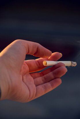 Μελέτη: Η διακοπή του καπνίσματος συνδέεται με χαμηλότερο κίνδυνο άνοιας
