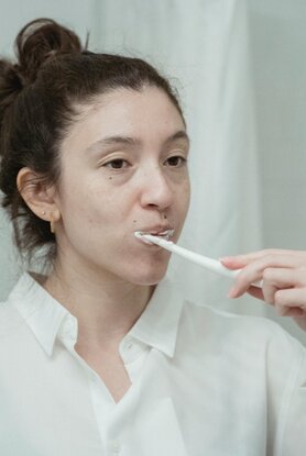 Μπορεί το βούρτσισμα των δοντιών να σώσει από τον καρκίνο του μαστού;