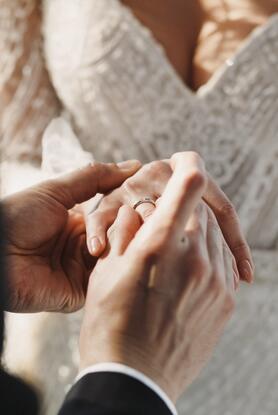 Καρκίνος: Αυξημένος κίνδυνος για όσους δεν έχουν παντρευτεί ποτέ!